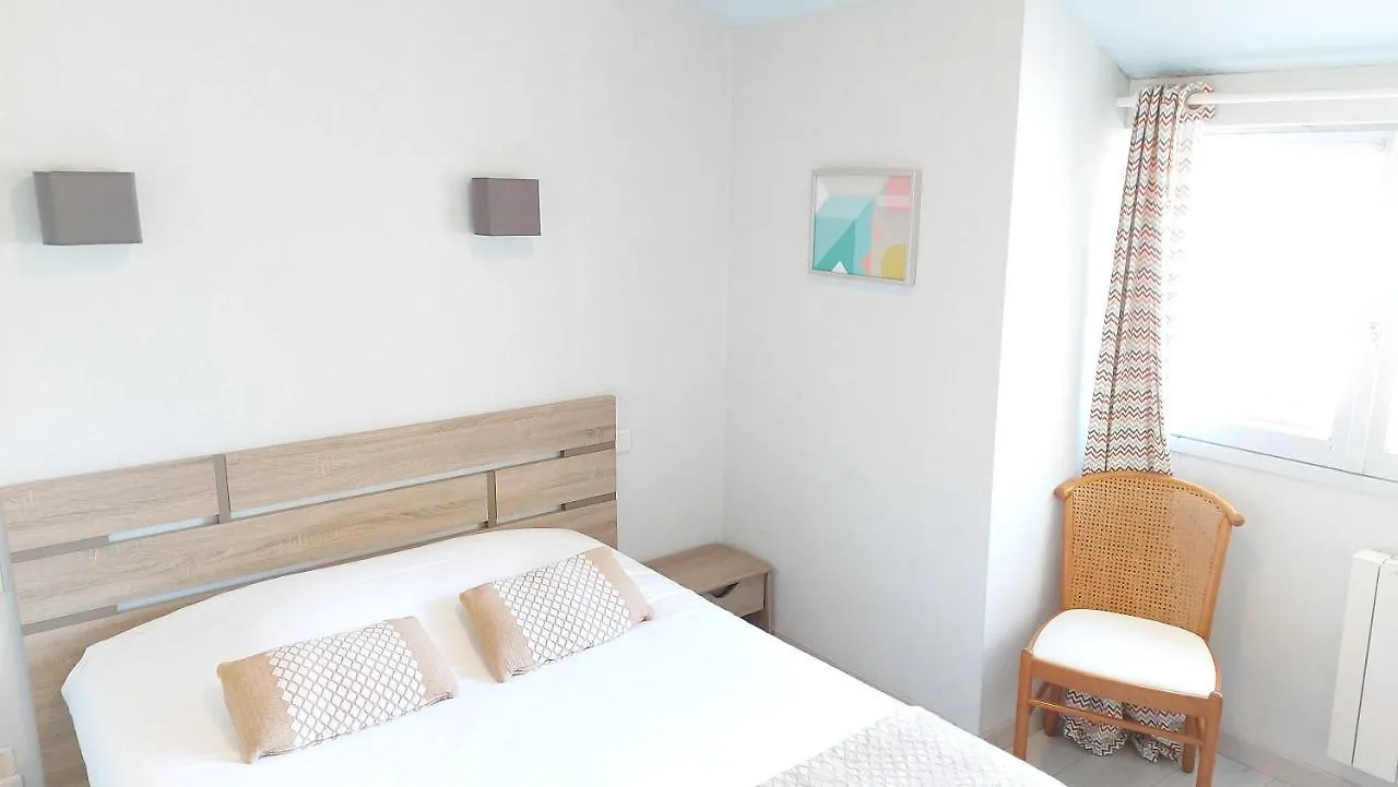 Logis Hotel Vannes Nord Le Clos Des Hortensias Locqueltas 2*,