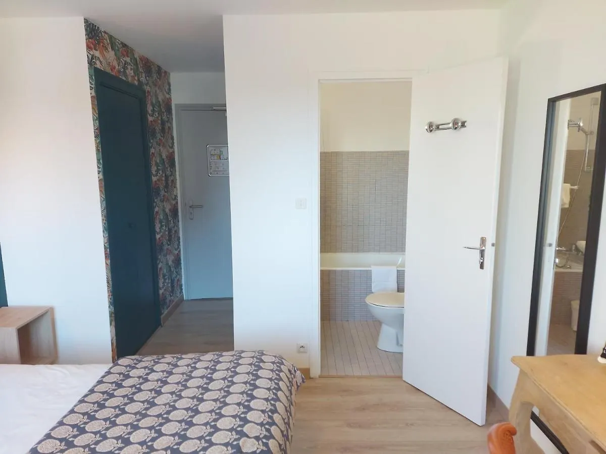 **  Logis Hotel Vannes Nord Le Clos Des Hortensias Locqueltas France
